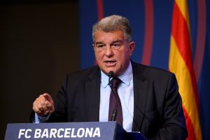 خوان لابورتا يعود لرئاسة برشلونة بفترة رئاسية جديدة